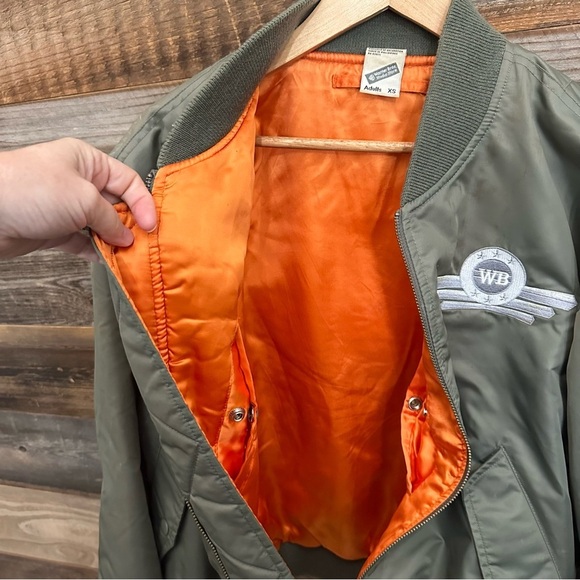 Vintage Bomber Jacket XS Warner Brothers Studio Store Looney Tunes Green Zipper - Picture 9 of 14